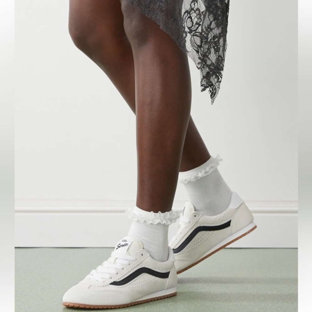 Vans Super Lowpro sneakers in white and black size 8
